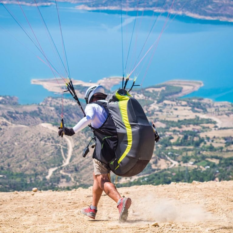 En İyi Yamaç Paraşütü Uçuşu ve Hava Sporları Yerleri