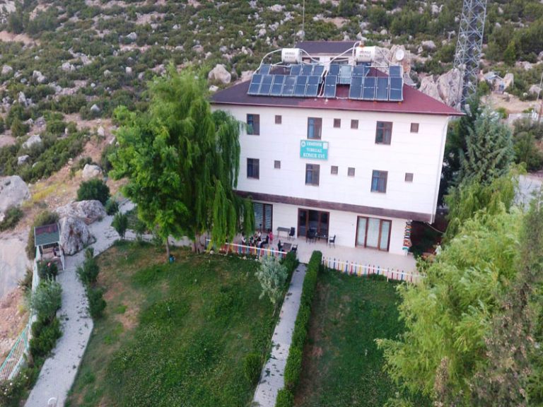 ermenek turkuaz konukevi yamaç paraşütü